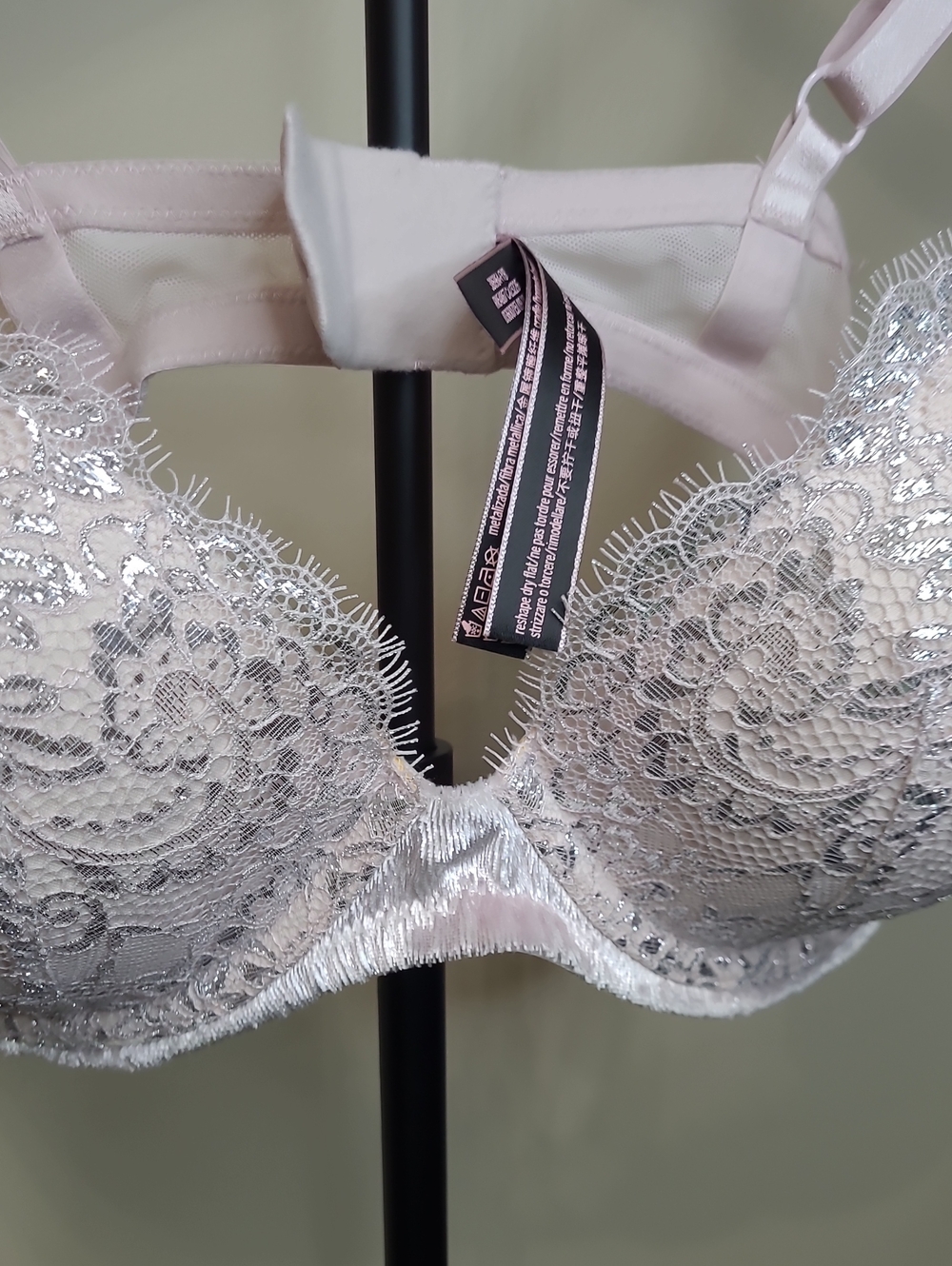 Victorias Secret Light Pink & Silver Lace Very Sexy Lightly Lined Plunge Bra 38D - Picture 3 of 8